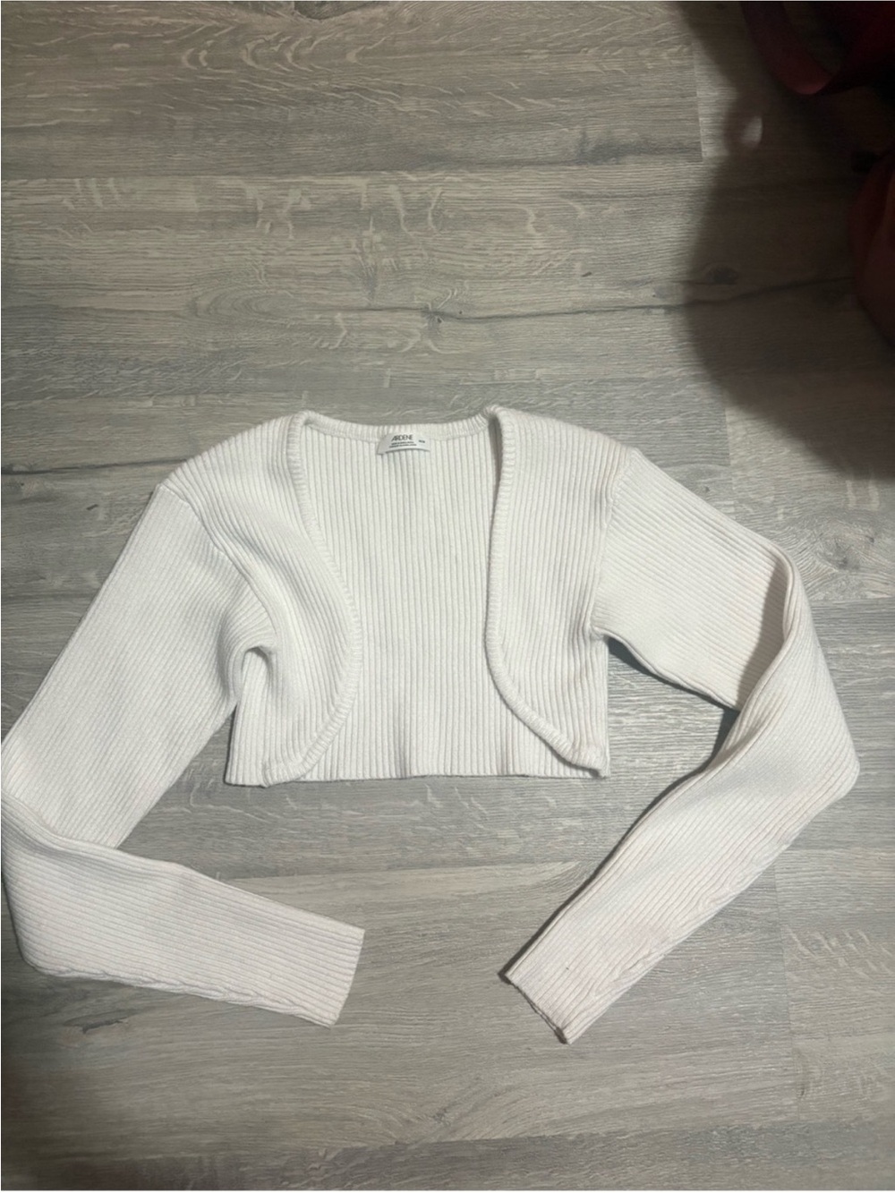 3 for $14 Ardene Cream Ribbed Crop Cardigan size medium - Picture 1 of 3
